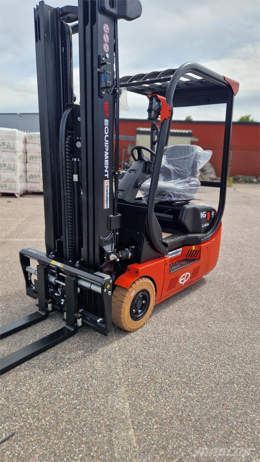 EP Equipment TDL162 Electric forklifts