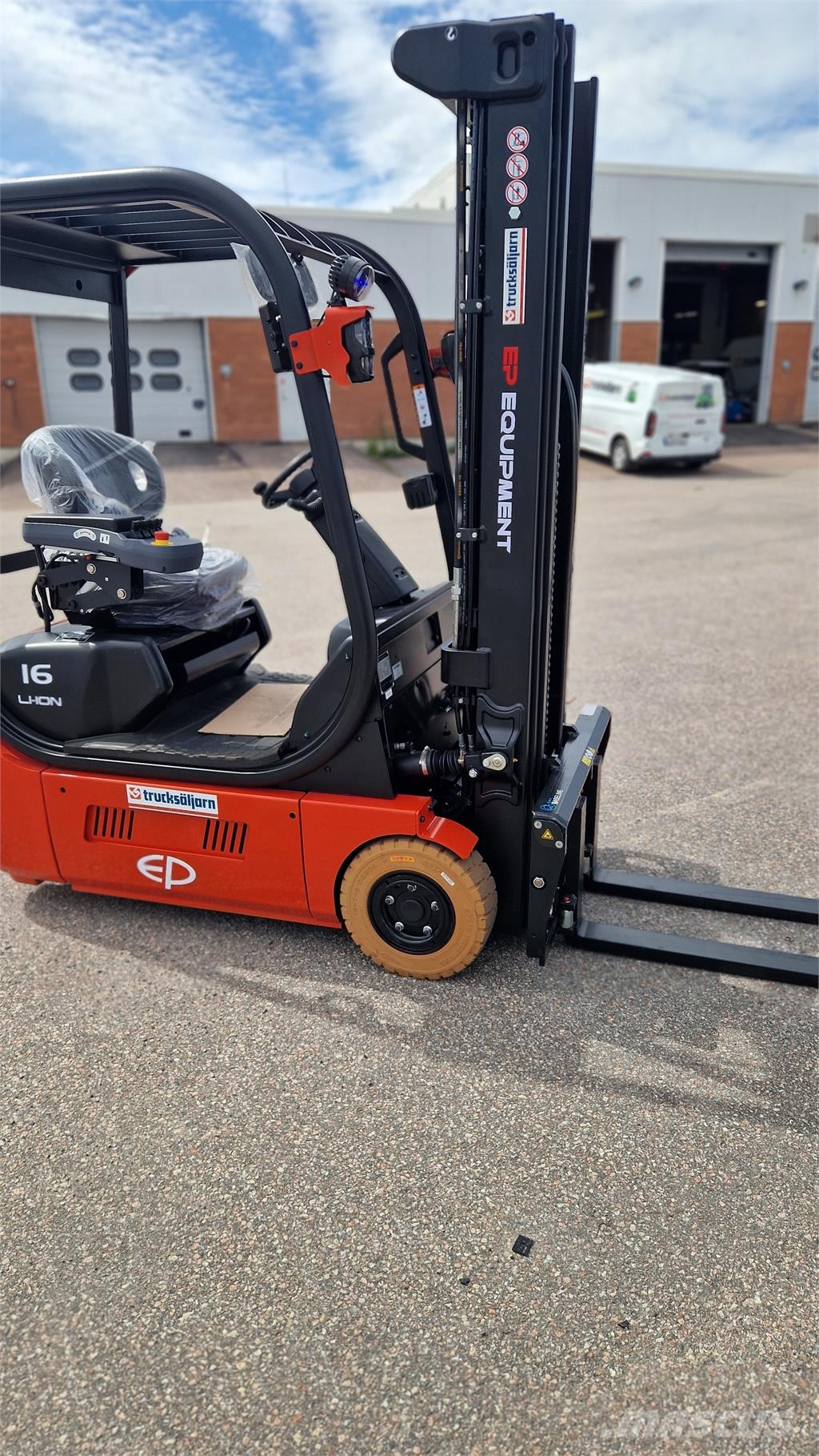 EP Equipment TDL162 Electric forklifts