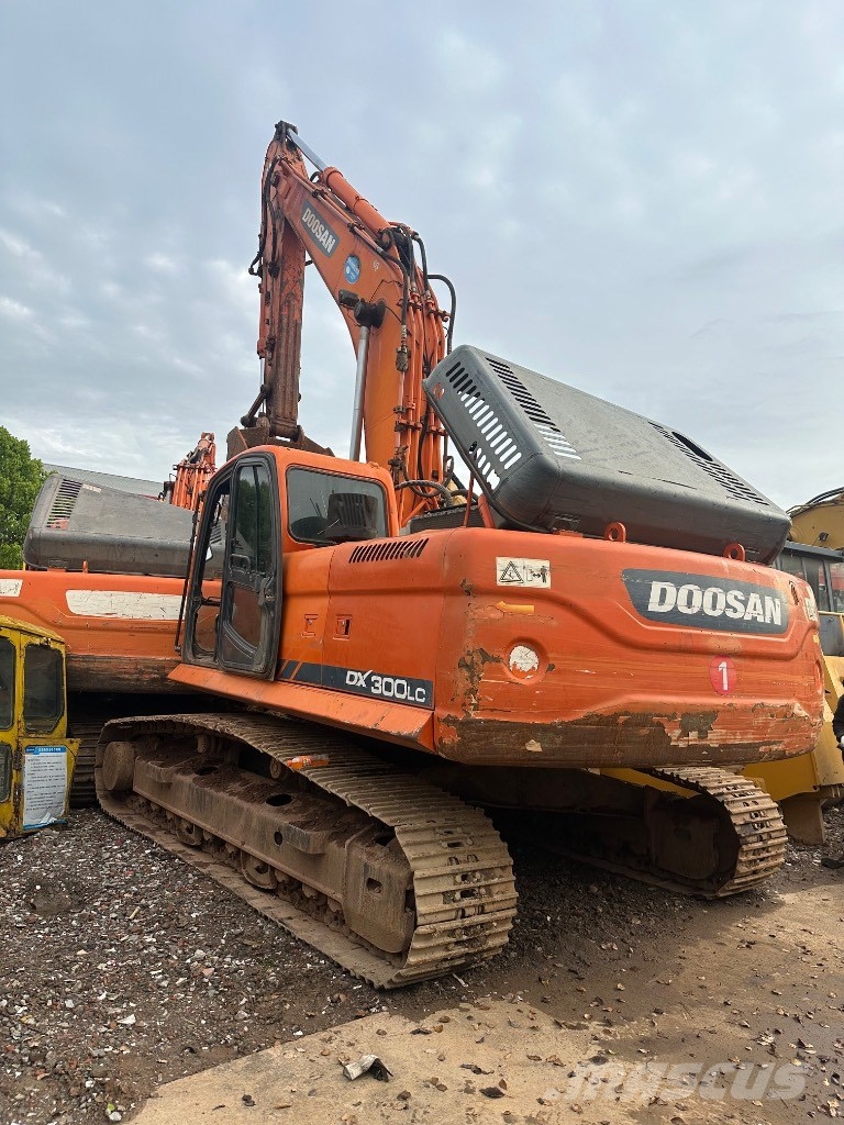Doosan DX300LC-9C حفارات وسط 7 طن - 12 طن