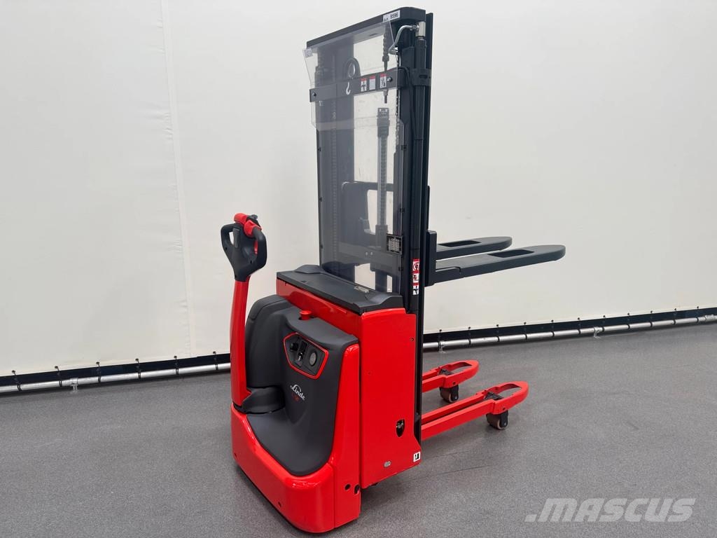 Linde L 12 B-i 自走式堆積機