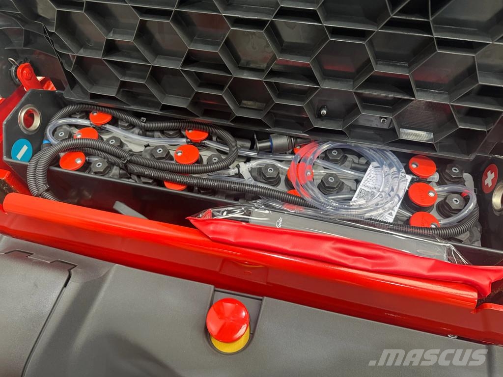 Linde L 12 B-i 自走式堆積機