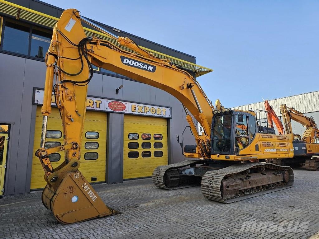 Doosan DX380LC-3 Raupenbagger