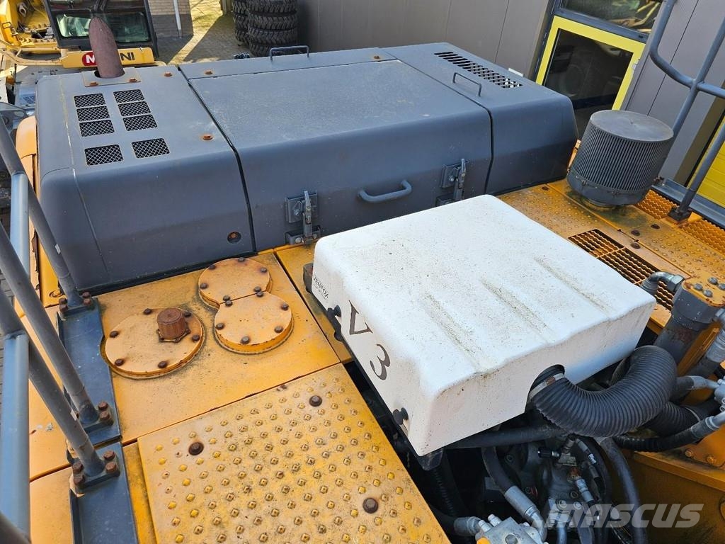 Doosan DX380LC-3 Raupenbagger