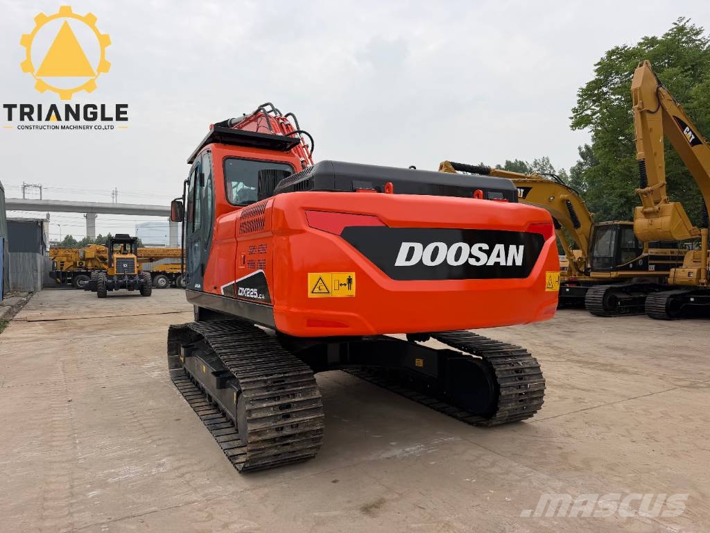 Doosan DX 225 LCA Escavatori cingolati