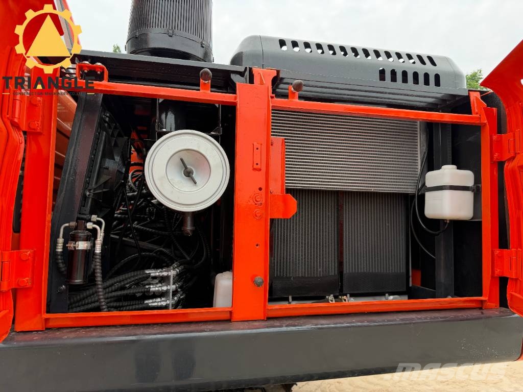 Doosan DX 225 LCA Escavatori cingolati