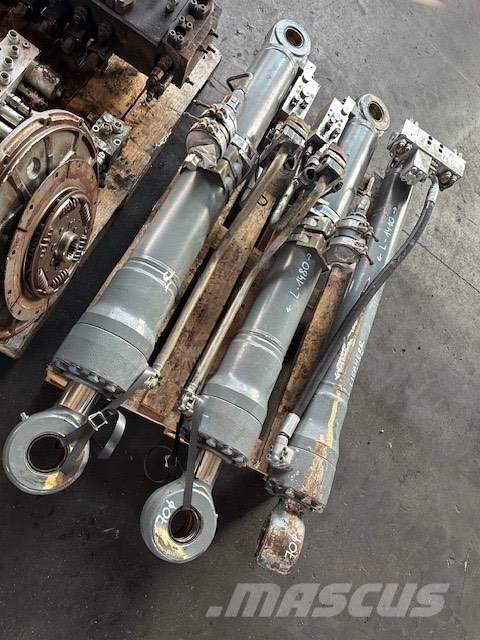 Liebherr LH 22 C HYDRAULIC CYLINDER COMPLET Hüdraulika