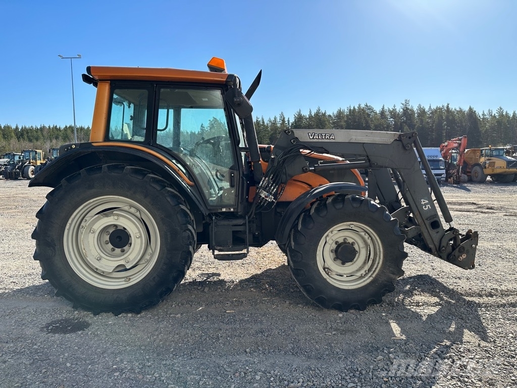 Valtra N101 Трактора