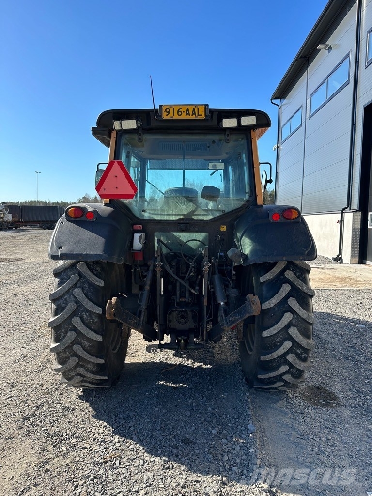 Valtra N101 Трактора