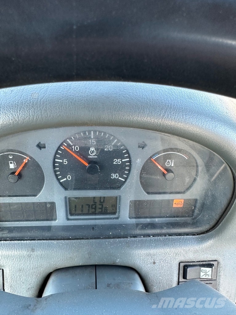 Valtra N101 Трактора