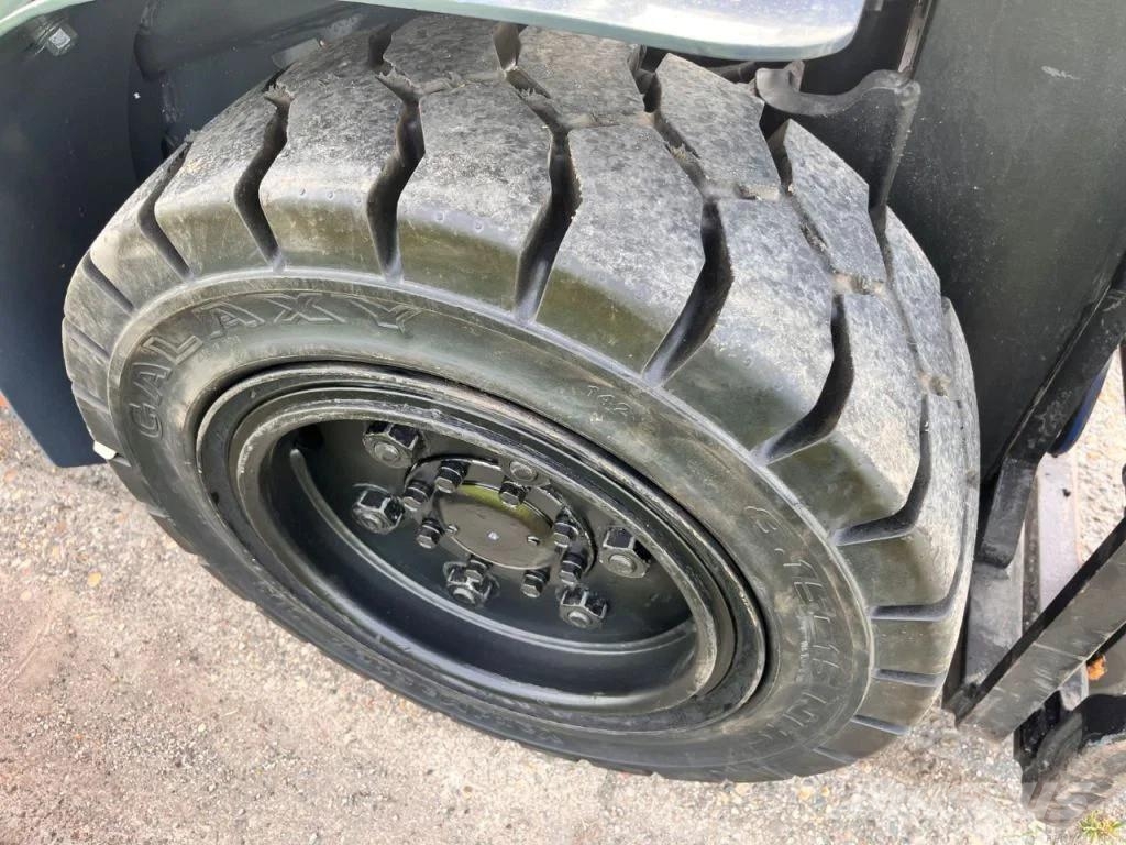 Toyota 02- 8FGJF35 شاحنات LPG
