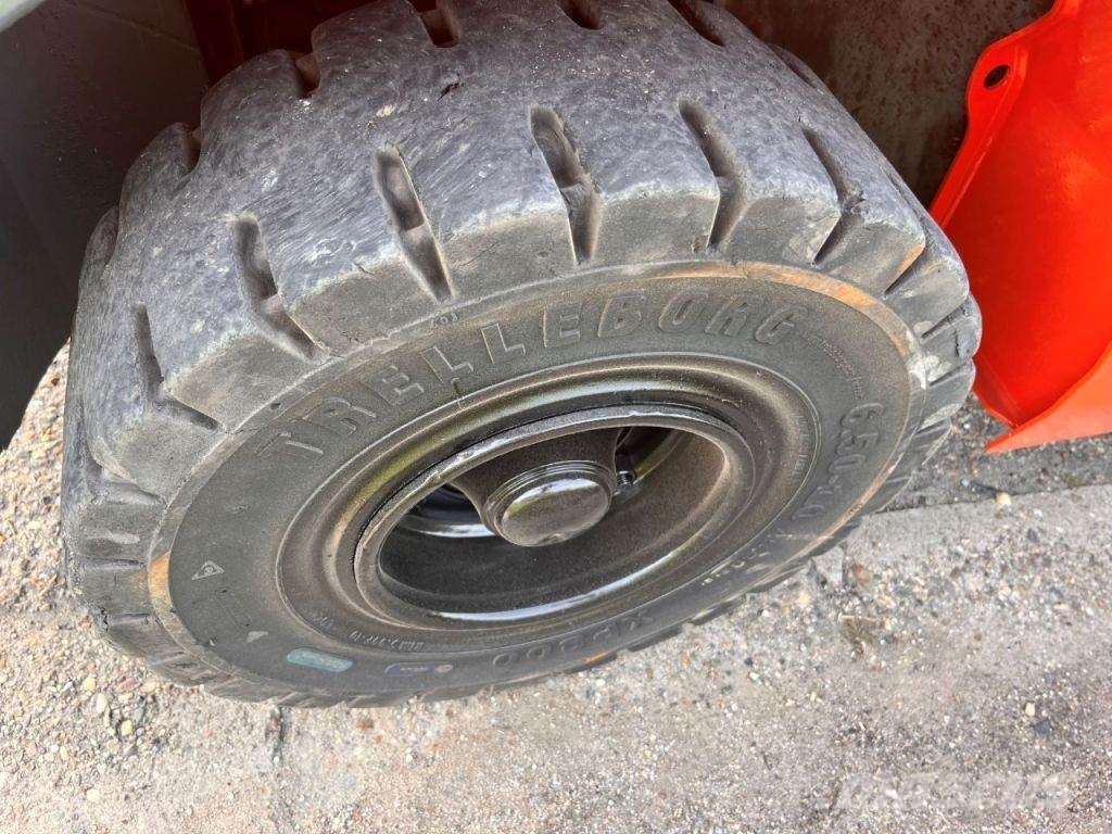 Toyota 02- 8FGJF35 Περονοφόρα ανυψωτικά κλαρκ με φυσικό αέριο LPG
