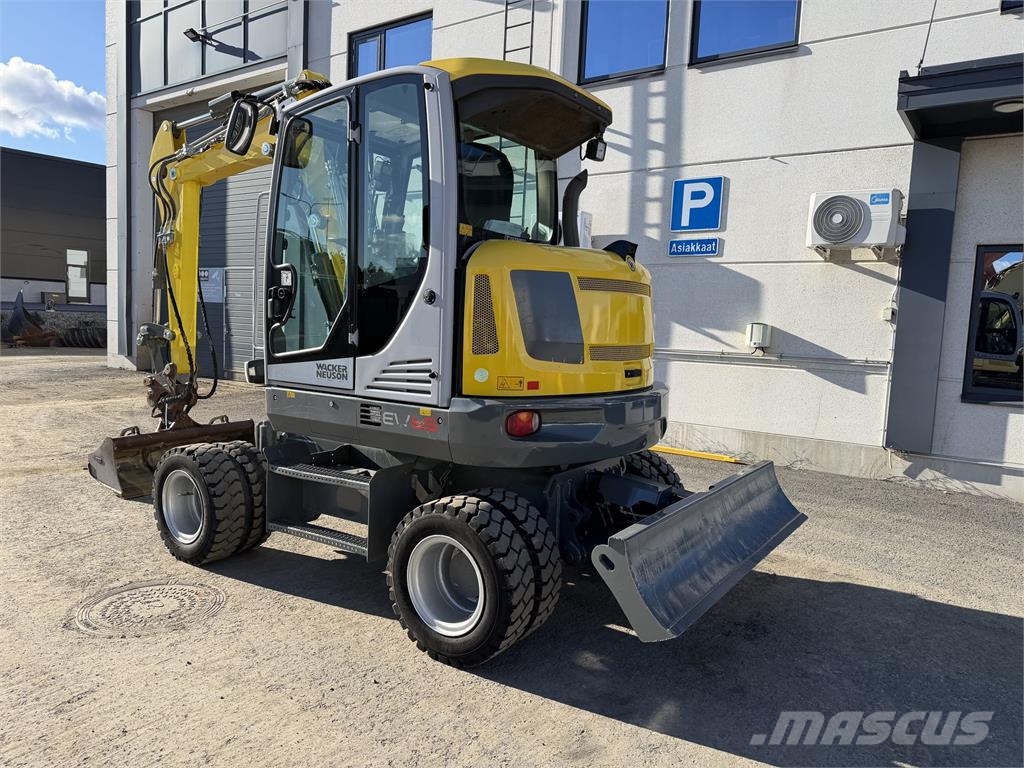 Wacker Neuson EW65 Gravemaskiner på hjul