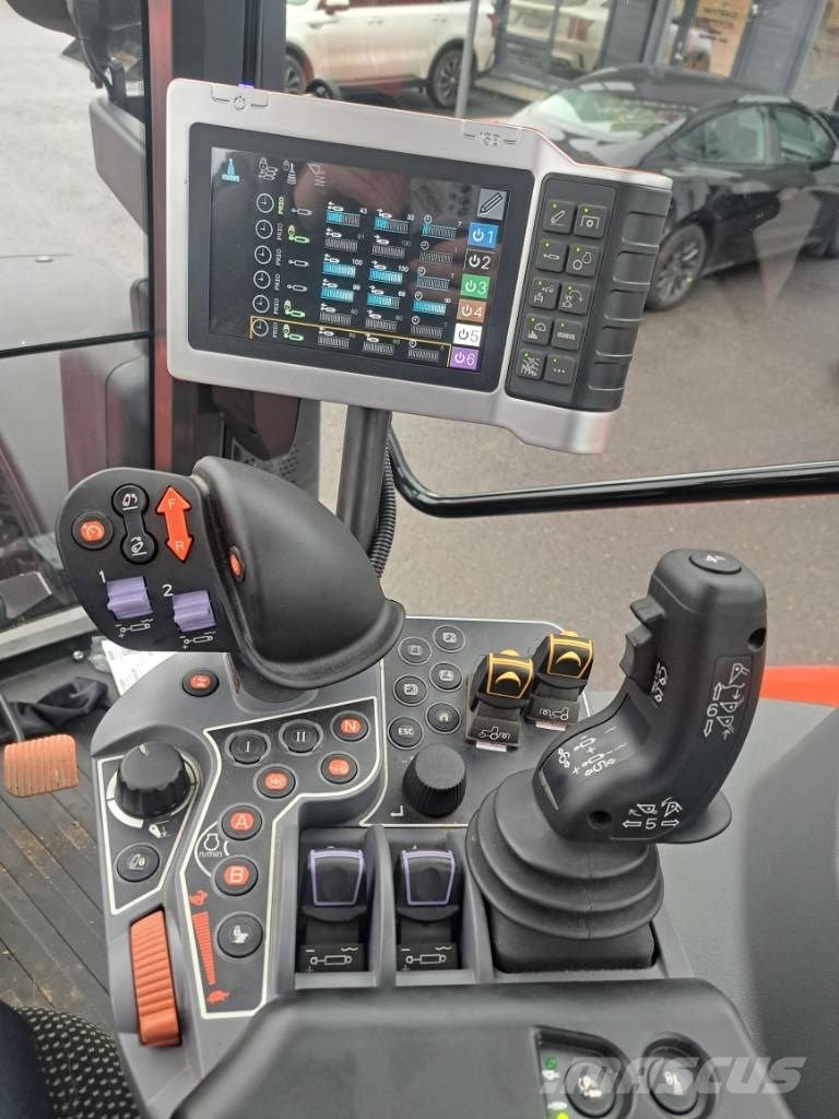 Kubota M 7173 Premium KVT Traktory