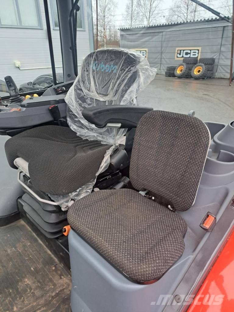 Kubota M 7173 Premium KVT Traktory