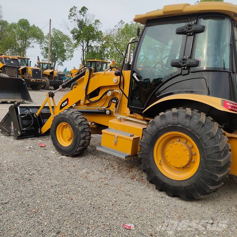 CAT 420 F IT لوادر ذات جرافات عكسية