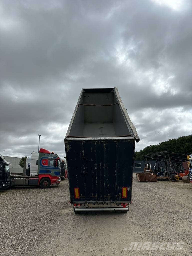 KLC 4 axle volume tipper (59 m3) مقطورات قلابة
