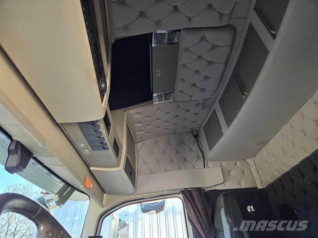 Volvo FH540 8X4 CHASSY Chassis Cab trucks