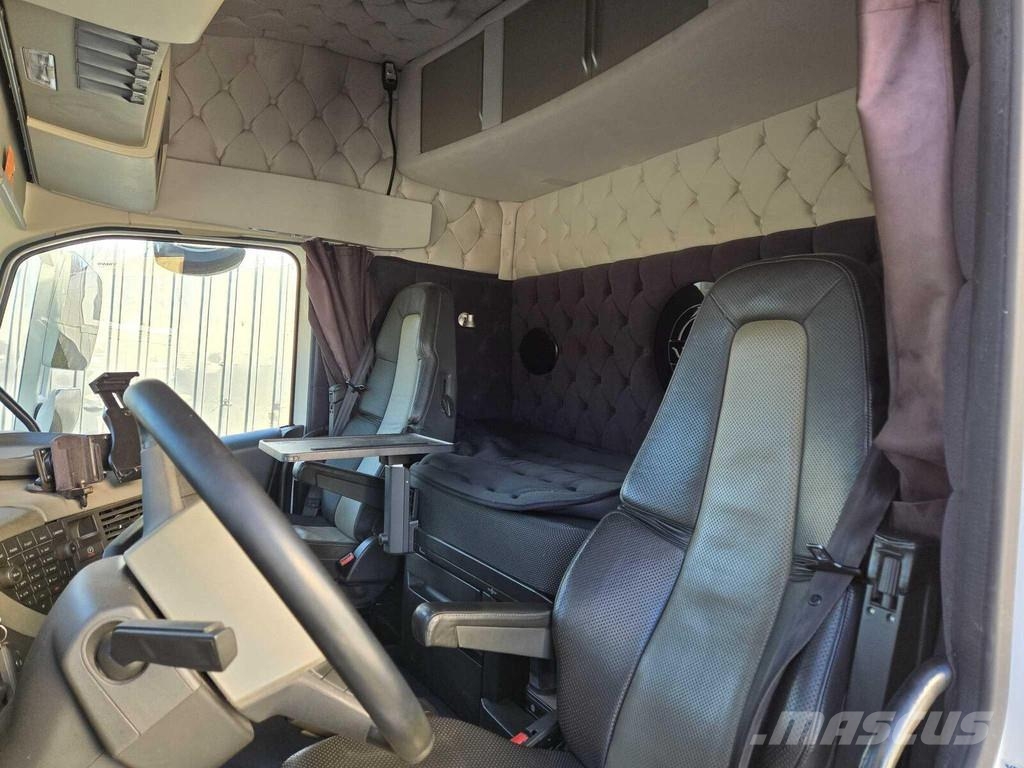 Volvo FH540 8X4 CHASSY Chassis Cab trucks