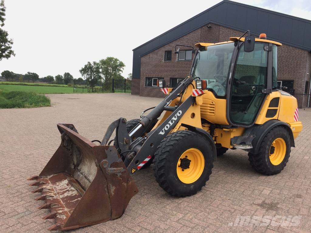 Volvo L 25 F Wielladers