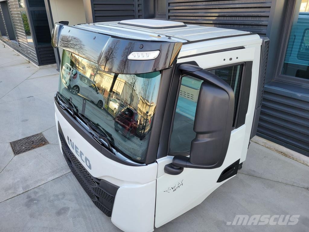 Iveco STRALIS S-WAY T-WAY X-WAY EURO 6 2019 -> Kabiny a interiér