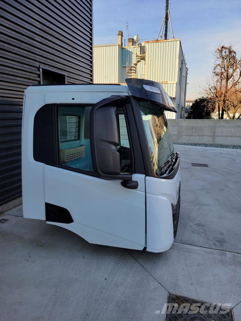 Iveco STRALIS S-WAY T-WAY X-WAY EURO 6 2019 -> Kabiny a interiér