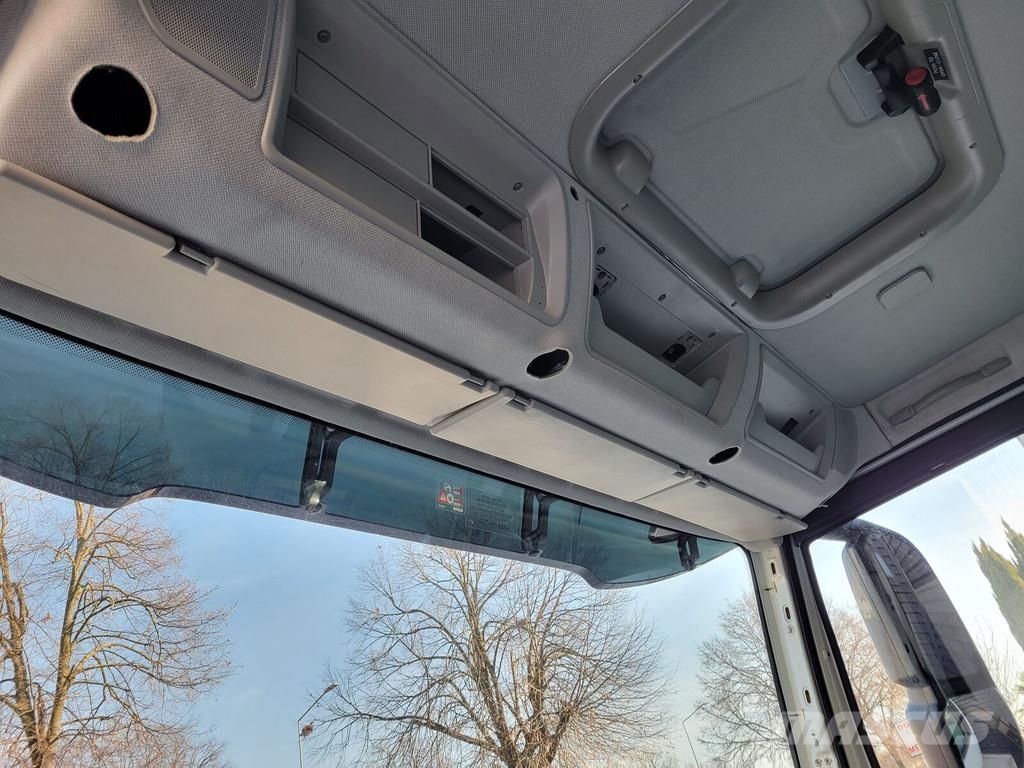 Iveco STRALIS S-WAY T-WAY X-WAY EURO 6 2019 -> Kabiny a interiér