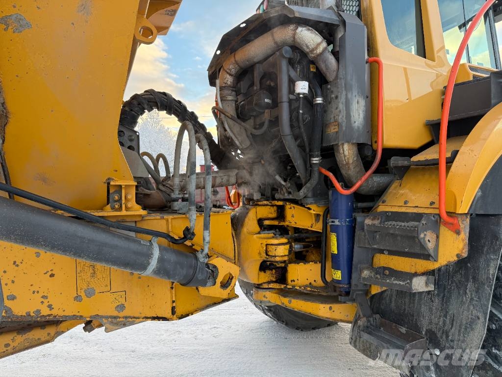 Volvo A 40 GFS + ALAPERÄLAUTA + LAVALÄMPÖPUTKI + KOROKKE ساحبات مفصلية