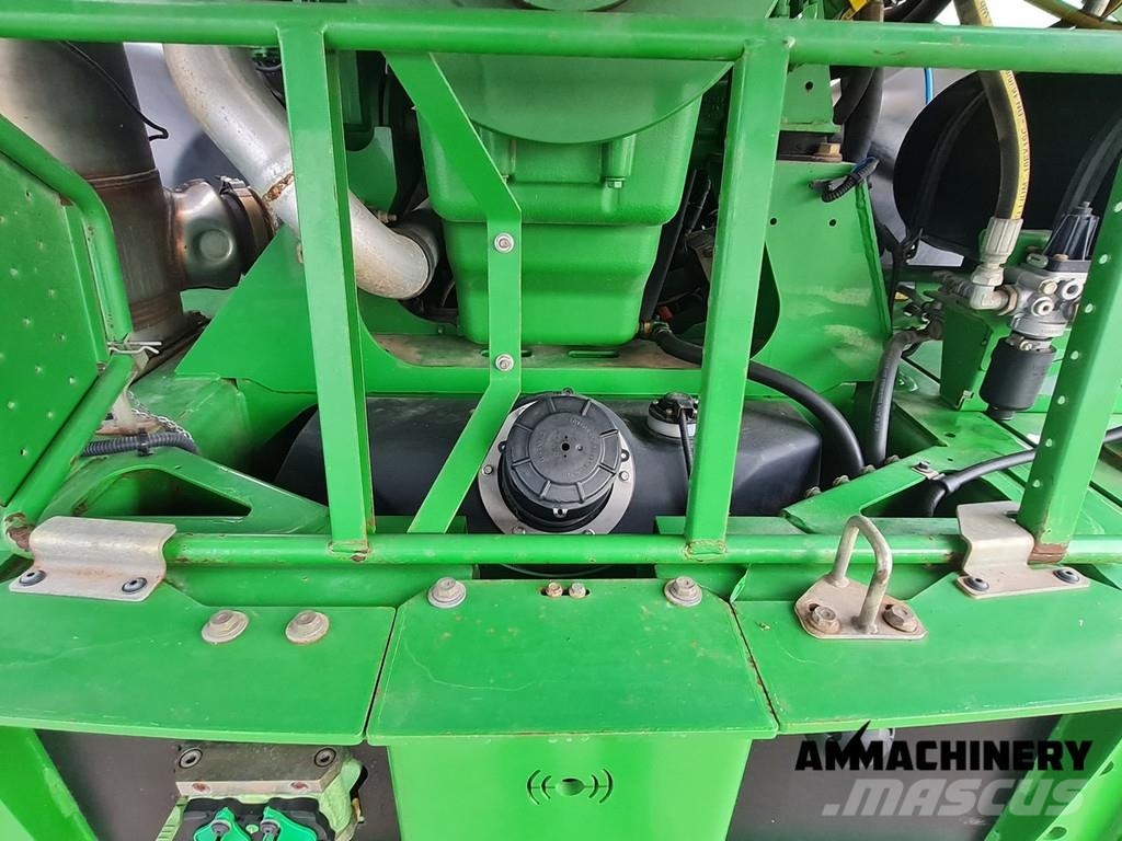 John Deere 8400 with Kemper 460 Plus Zelfrijdende veldhakselaars
