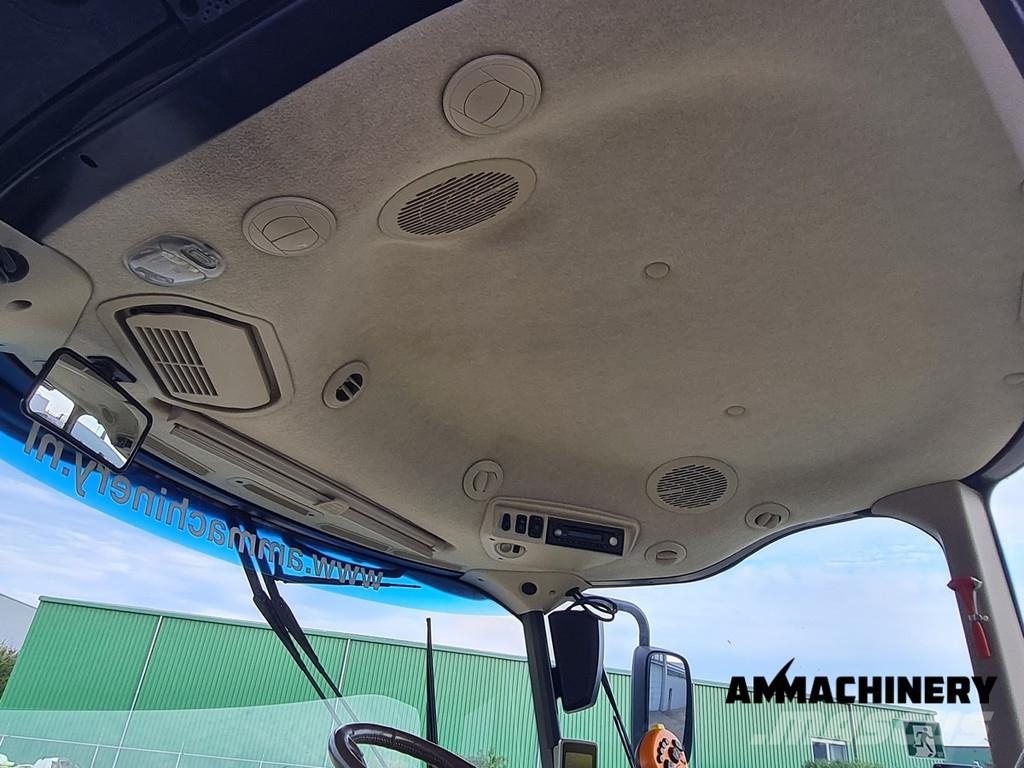 John Deere 8400 with Kemper 460 Plus Zelfrijdende veldhakselaars