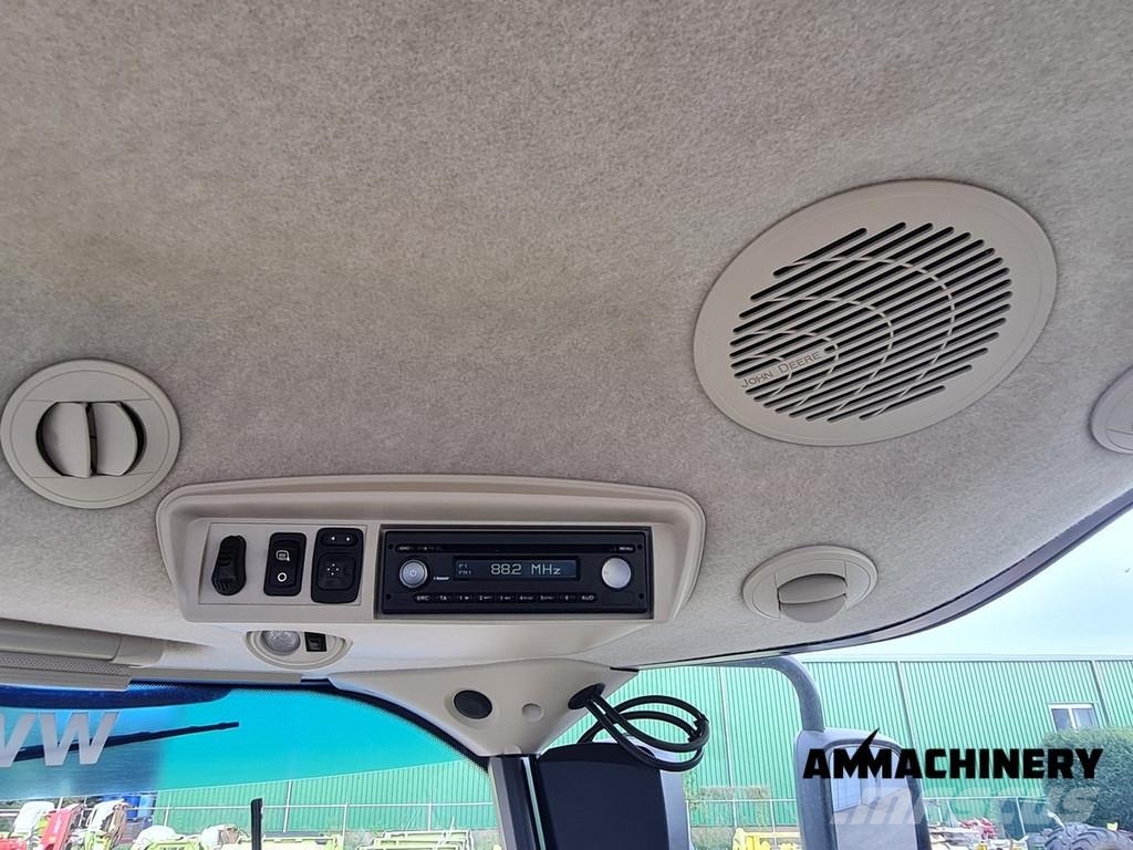 John Deere 8400 with Kemper 460 Plus Zelfrijdende veldhakselaars
