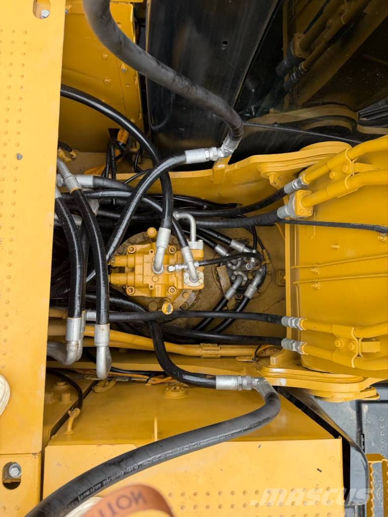 CAT 323D2L the largest‑scale supplier Εκσκαφείς με ερπύστριες