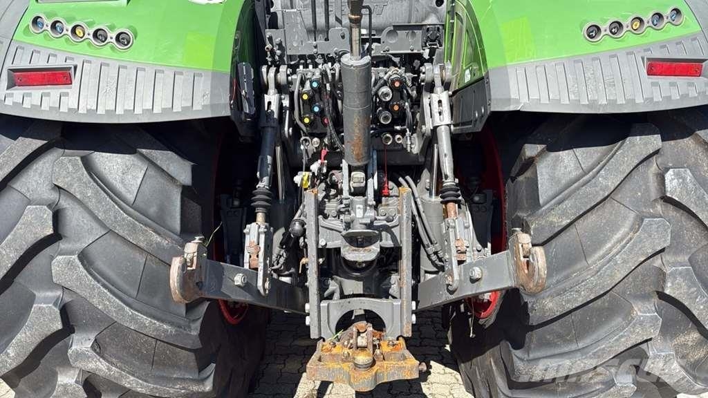 Fendt 933 Vario Gen6 Tractors