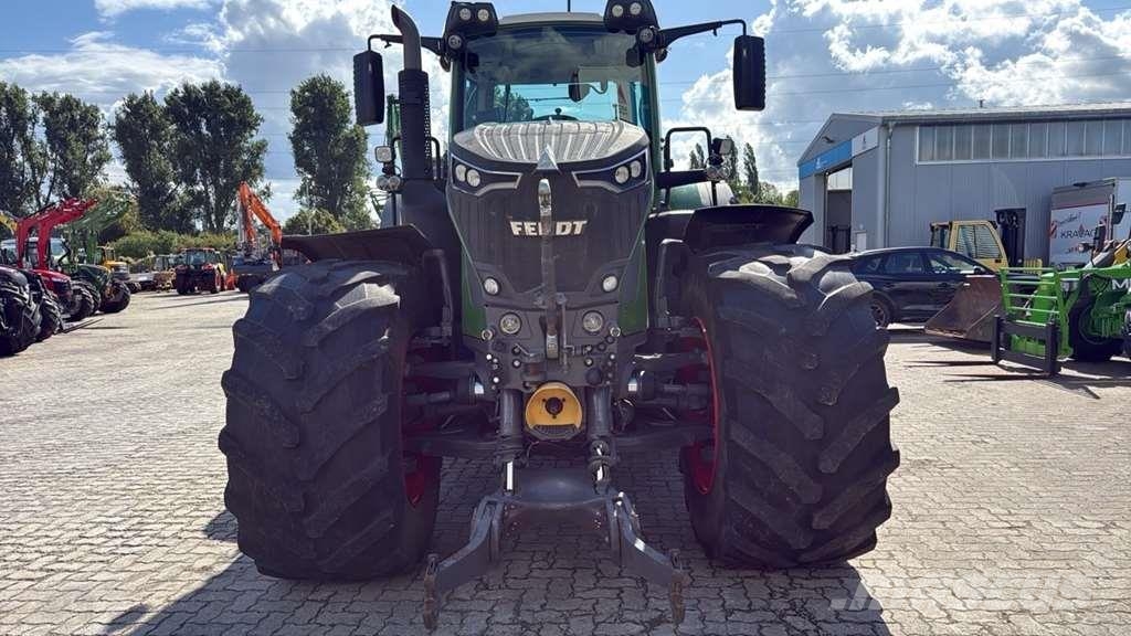 Fendt 933 Vario Gen6 Tractors