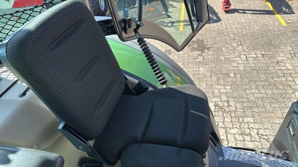 Fendt 933 Vario Gen6 Tractors
