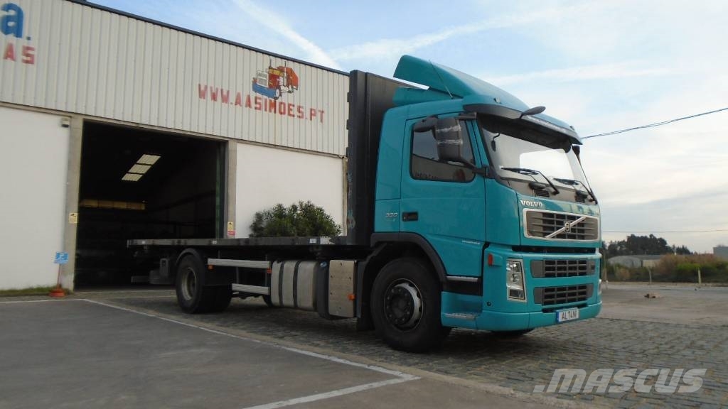 Volvo FM 9 300 Camiones de cama baja