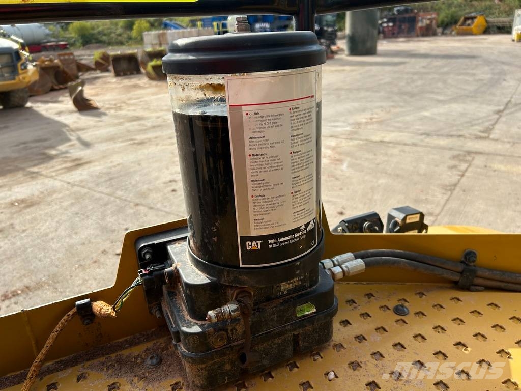 CAT 745 Dumpers articolati