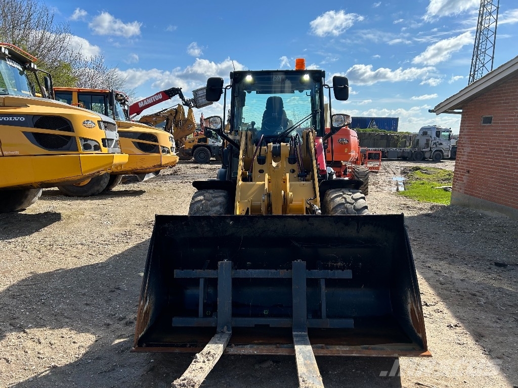 CAT 906 Radlader