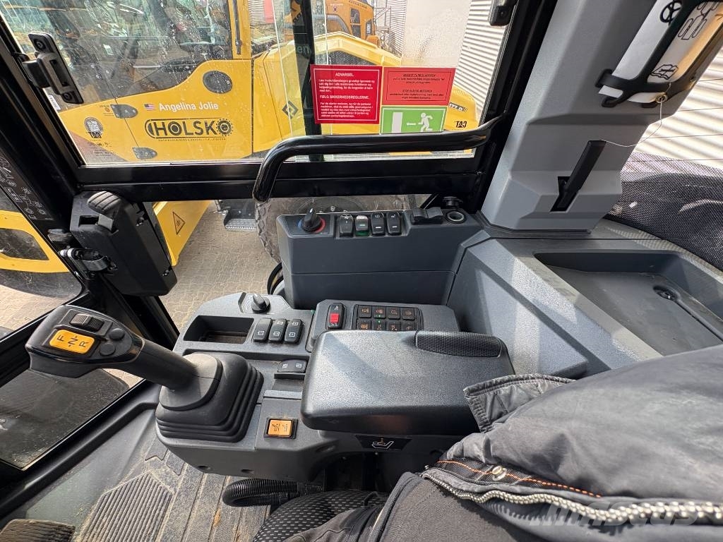 CAT 906 Radlader