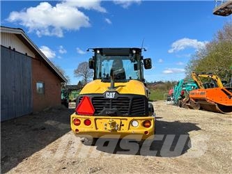 CAT 906 Radlader