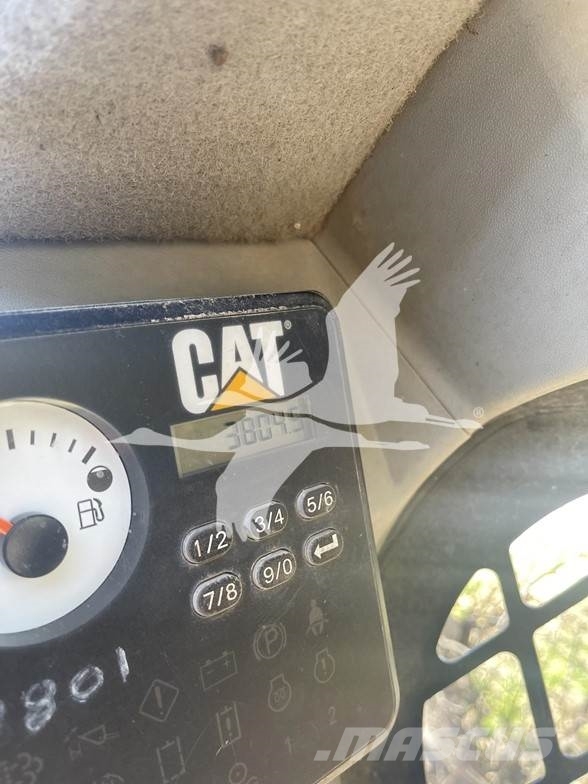 CAT 259D لوادر انزلاقية التوجيه