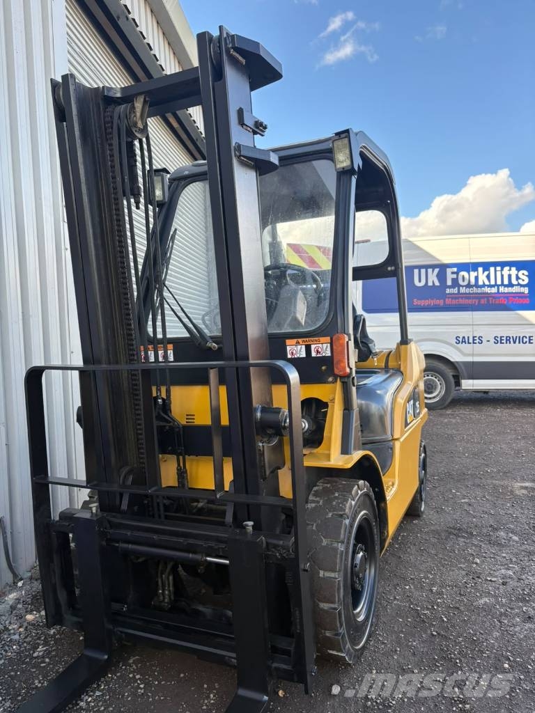 CAT DP 25 N Dieseltrukit