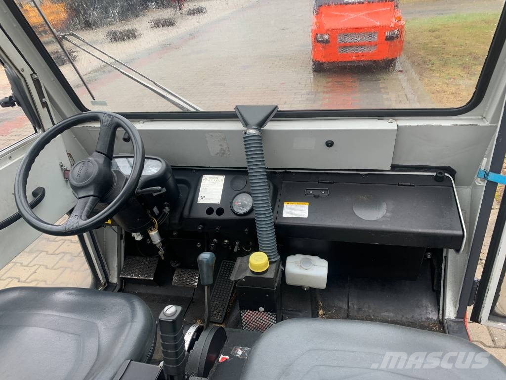 Toyota 2TG20 /02/ V-3879  EO Flughafenausrüstung