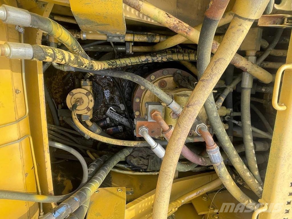 CAT 325L Track Excavator 29T. Hammer Line Aircondition Rupsgraafmachines