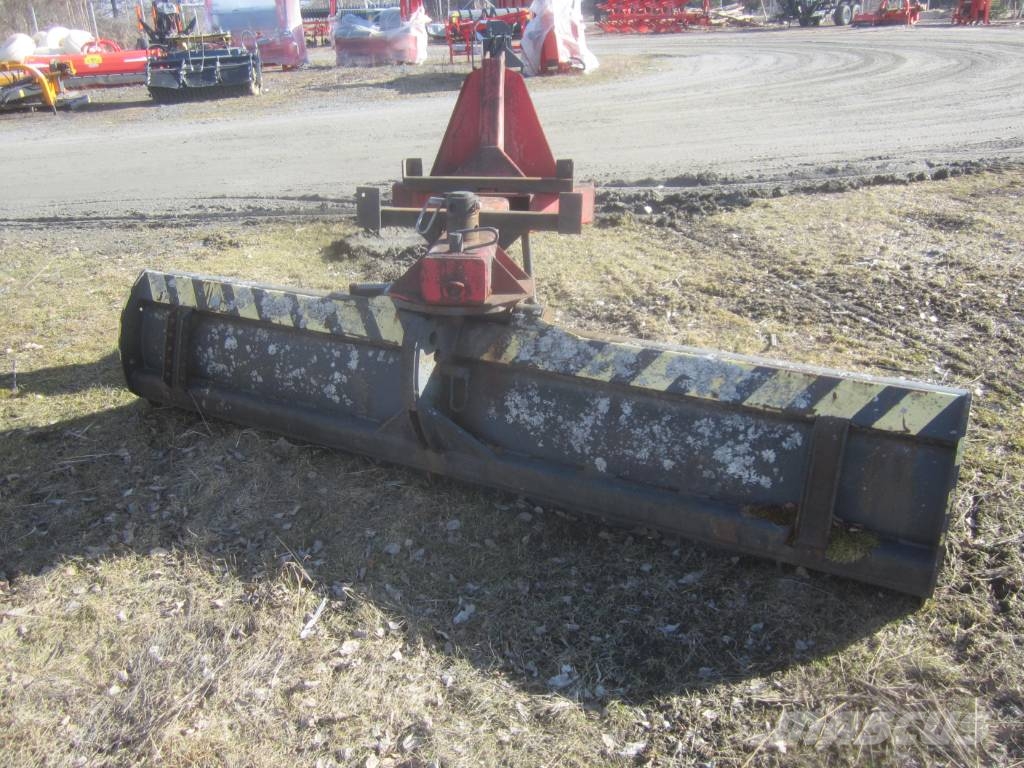 Kipa 300 Takalana + tukipyörät Снегоуборочные скребки