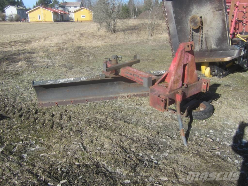 Kipa 300 Takalana + tukipyörät Снегоуборочные скребки