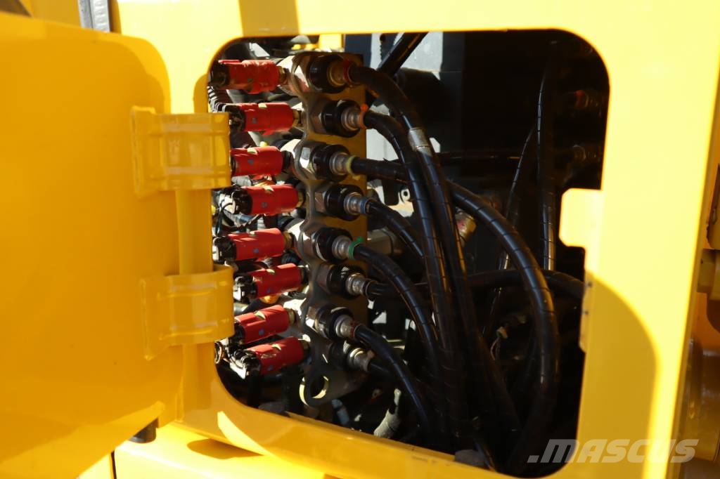 Komatsu PC 138 US-8 大型油圧ショベル12t以上（パワーショベル・ユンボ）