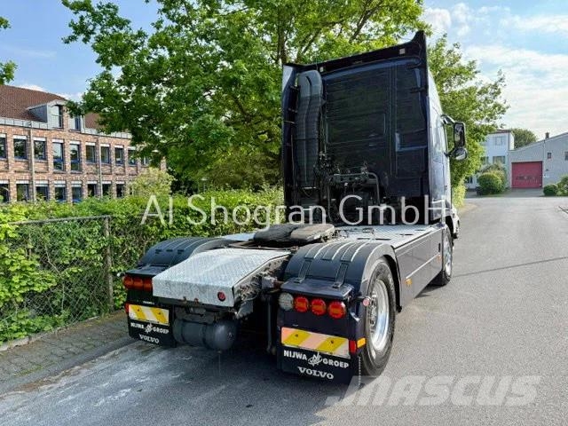 Volvo FH 16.700 Globetrotter XL/Retarder/Kipphydraulik/E Dragbilar