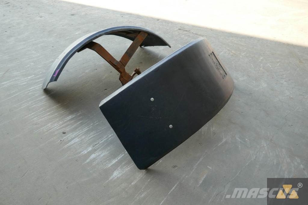CAT 140M Front fender set Transport - drugo