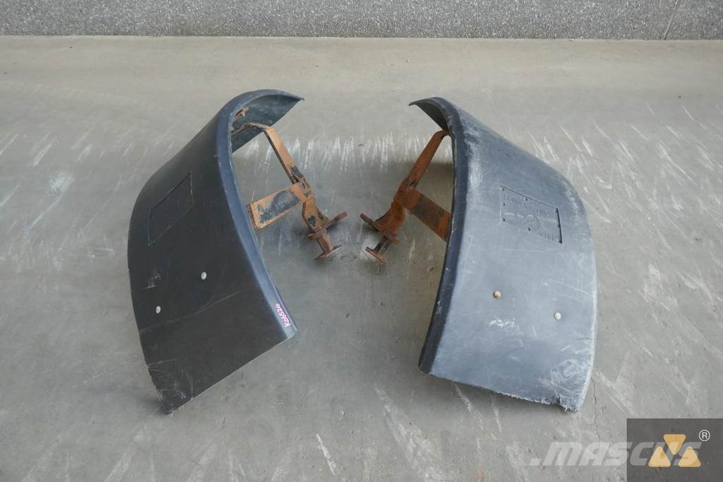 CAT 140M Front fender set Transport - drugo