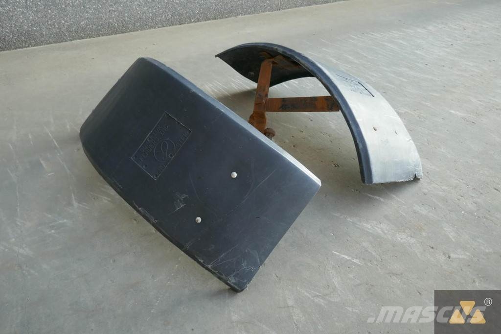 CAT 140M Front fender set Transport - drugo